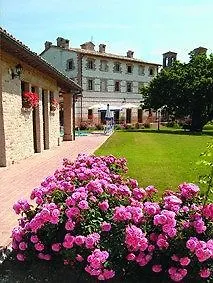 לינה וארוחת בוקר Parco Ducale 4*